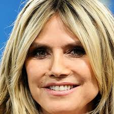 Her Seductive Reveal