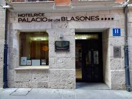 Otel, aileler için uygun bir ortamın yanı sıra, konaklamanızı daha keyifli kılacak birçok pratik tesis olanağı sunuyor. å°å'³ãªçé¢ Fotografia De Hotel Rice Palacio De Los Blasones Burgos Tripadvisor