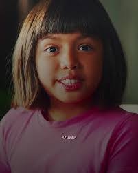 Dora Snow's Instagram, Twitter & Facebook