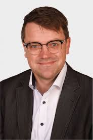 Thomas Dippel's Instagram, Twitter & Facebook