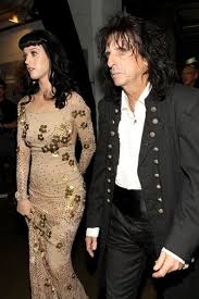 He S Back The Man Behind The Mask Alice Cooper Alice Cooper Katy Perry Photos Photos 52nd Annual Grammy Awards Backstage Alice Cooper Katy Perry Katy Perry Photos