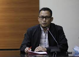 Klik suka/like biar ngga ketinggalan update ya lur. Kpk Tetapkan Tersangka Baru Pengembangan Kasus Suap Eks Bupati Indramayu Mcwnews Com