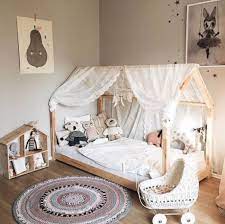 Pour donner ce côté cocooning au lit, nous vous proposons ce nouveau ciel de lit dans différents coloris unis et dans différentes matières. Deco Lit Cabane 10 Inspirations Tendance Pour Votre Enfant