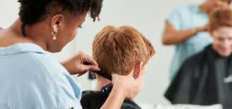 Create cool hairstyles and haircuts, make the hair curly, frizzy or straight, grow it, cut it, wash it, dry it and on this hair salon you can act as a fashion stylist and redesign your model exactly as you wish. Haircuts Hair Styling And Haircare Services Great Clips