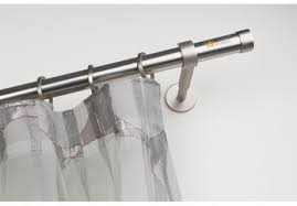 I bastoni della serie extra si differenziano per lo spessore del tubo e la qualità superiore dei materiali, con una particolare cura nella lavorazione del ferro e di alcuni componenti forgiati a mano. Gardinenstange O 28mm Gebursteter Edelstahl Die Halterungen Konnen An Der Wand Verwendet Werden Archema