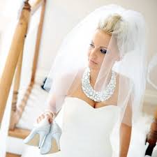 Molte spose indossano un pezzo di gioielleria per capelli costume il loro giorno di matrimonio come alternativa a. I Gioielli Per La Sposa Guida Alla Scelta Calliope Wedding Planner