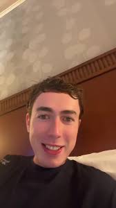 Exploring House Hunters and Living Single Reruns