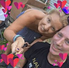 Who can do senior photos