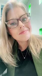 Amanda Lawver's Instagram, Twitter & Facebook