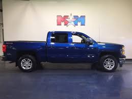 This means that the trailer being towed has a braking system installed to assist the vehicle braking system. 2015 Deep Ocean Blue Metallic Chevrolet Silverado 1500 Trucks Roanoke Com