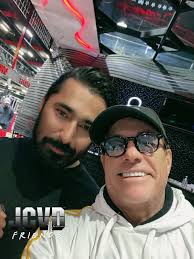 Jean-Claude Van Damme დაამატა...