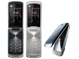 Motorola Gleam retro flip phone flogged ...