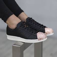 Adidas superstar 80s metal gold building on the black mirror release above adidas's next move was to extend the metal from just the toe to the full upper. Pin On B Funk Vibes