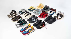 Item fashion yang banyak digunakan bangsawan, selebriti hingga orang kaya ini memang di banderol dengan harga selangit. 15 Merek Sepatu Terkenal Yang Jadi Favorit Pria Dan Wanita
