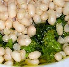 Un piatto rustico molto gustoso e facile da realizzare questi broccoli fagioli e salsiccia cotti in padella, serviteli preferibilmente con pane casereccio. Minestra Di Broccoli E Fagioli Cannellini Di Atina Dop Il Blog Su Fiuggi E Ciociaria