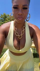 Just vibing out to my neighbors music 🎵 Happy Lemony Fourth Of July love  yall 😘, #fabletics made this yellow outfit just for me, have everything  sitting in the right places 😂 , #lemonade🍋 ...