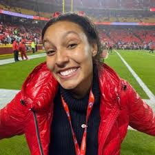 Jade Thomas (@Jade_t4)