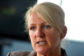 A senior policewoman and crime agency boss who oversaw some major  investigations in Wales has been struck off: http://tinyurl.com/yc2wurev