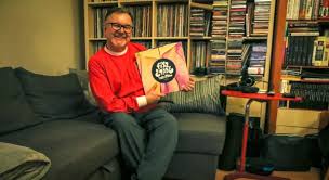 Évi több száz milliárd dollárt bukik a világ, mert nincs szemüvege mindenkinek, akinek kell. Nasz Sasiad Hirek Wrona Chcialem Mieszkac W Kolebce Rapu Wywiad