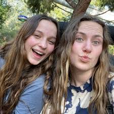 Tessa Moore's Instagram, Twitter & Facebook