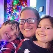 Lynn Whiddon's Instagram, Twitter & Facebook