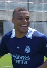 Kylian Mbappé genera polémica al escaparse a Dubai #mbappe #realmadrid...