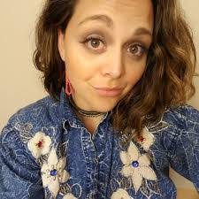 Roxie Hahn's Instagram, Twitter & Facebook