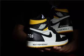 Air Jordan 1 No Ls Not For Resale Varsity Maize 861428 107 In 2020 Nike Shoes Women Fashion Jordan Shoes For Women Air Jordans