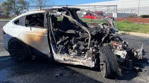 Authorities in texas say two people were killed when a tesla with no one in the driver's seat crashed into a tree and burst into flames, houston television station kprc 2 reported. Photos Tesla Driver Survives Fiery Model X Crash In Fremont Abc7 San Francisco