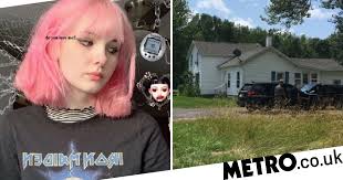 Bianca michelle devins, also known as oxychan on the site 4chan was murdered over the weekend bianca devin knew her murderer, brandon andrew clark, as the two of them were close family friends. Killer Decapitated Instagram Star Ex 17 Then Shared Photo Of Her Body Metro News