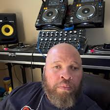 Which hotel is better, Westgate or Sahara, for a recent stay in Las Vegas?