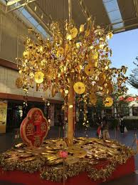 Christmas Tree A Golden Money Tree For Chinese New Year Trang Tri đieu Khắc Thiết Kế