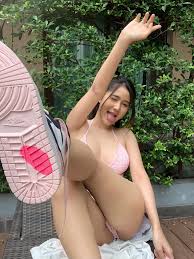 ตูนลี่ ณัฐนันท์ เน็ตไอดอลสาวสวย นางแบบไทยหุ่นแซ่บ