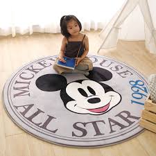Brauchen sie etwas großes und aufregendes in ihrem kinderzimmer? Disney Grau Mickey Maus Teppich Kinder Kinder Krabbeln Spiel Matte Schlafzimmer Dekor Runde Teppich Zelt Weiche Decke Vier Saison Matte Geschenk Blankets Aliexpress