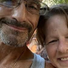 Linda Bisbee's Instagram, Twitter & Facebook