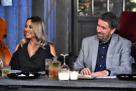 Στην υγειά μας ρε παιδιά: Sthn Ygeia Mas Re Paidia Me Ena Afierwma Sth Melina Aslanidoy Zinapost Gr