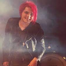 Pin By Hannah On My Chemical Heartbreak Gerard Way Red Hair Gerard Way My Chemical Romance