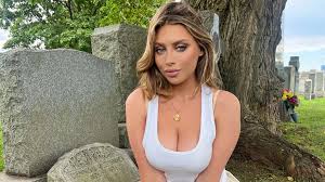 Model who flashed New York-Dublin portal sparks outrage by having sex on  dads grave - Daily Star