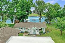 Our qualified real estate agent affiliates only specialize in lake lbj waterfront homes, lots and land development. 33 Kingsland Tx Waterfront Homes For Sale Har Com