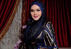 Born 11 january 1979) is a malaysian singer. Dato Siti Nurhaliza Akui Kandungan Alami Keguguran