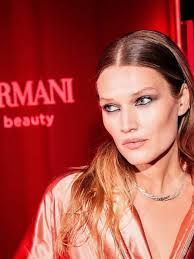 TONI GARRN (@tonigarrn) • Instagram photos and videos