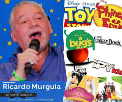 𝗨𝗻 𝗱𝗶́𝗮 𝗰𝗼𝗺𝗼 𝗵𝗼𝘆, 𝗻𝗮𝗰𝗶𝗼́ 𝗝𝗼𝗿𝗴𝗲 𝗢𝗿𝗻𝗲𝗹𝗮𝘀 Jorge  Ornelas (27 de octubre de 1970) es un actor de doblaje y locutor mexicano.  Es conocido por ser la voz de Moe Szyslak en