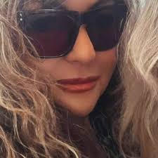 Colin Farrell pays moving tribute to his father at Dublin funeral:" I'm so  glad you were my Dad." R.I.P. April 12, 2025  https://m.independent.ie/irish-news/one-of-dublins-great-sons-eamon-farrell-father-of-colin-farrell-remembered-for-incredible  ...