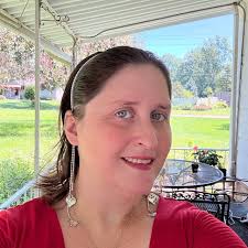 If anyone comes across that photo of Sam with the so-called “Stephanie” and  her daughter that's being passed around as a distillery opening picture,  please understand something very clearly: that image is