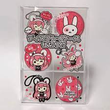 100均の缶バッジ用ケース マイコレ ディスプレイケース仕切り がヲタ活グッズでスゴイ 展示ケース 缶バッジ バッジ