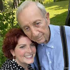 Kelly Earls's Instagram, Twitter & Facebook