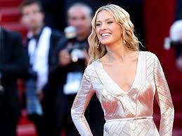 Il caschetto mosso con onde piatte, è senza dubbio il taglio di capelli del momento. Capelli Onde Piatte La Tendenza Delle Flat Waves Amata Dalle Star