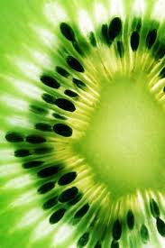 A Good Reason To Eat Kiwi Kiwi Fruit Helps Your Digestions With Enzymes It Contains Actinidain A Protei Photographie De Fruit Alimentation Fruits Et Legumes