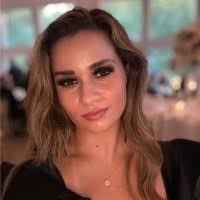 Amanda Albuquerque's Instagram, Twitter & Facebook