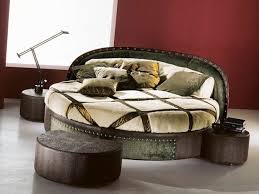 Pin By فيديو On غرف نوم Bed Frame Design Traditional Bedroom Furniture Round Beds